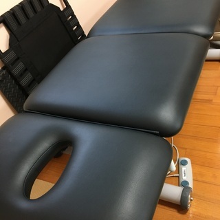 電動式昇降マッサージベッド　healthtec