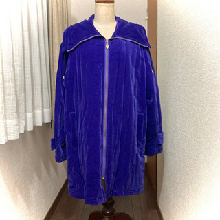 Pierre BALMAINピエールバルマン の青紫色のコート