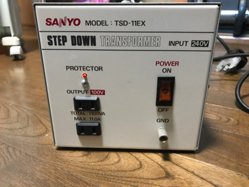 変圧器　海外用　240v 〜 100v