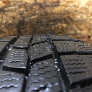 GOODYEAR ICENAVI 6 215/60R17 17インチ スタッドレス 4本 2017年製 アルファード ジープ パトリオット コンパス等　(VTM381) クレジットカード QR決済可能