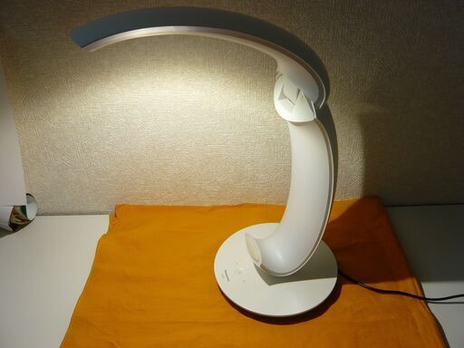 パナソニック LEDスタンドライト 卓上型 拡散タイプ ホワイト SQ440 調