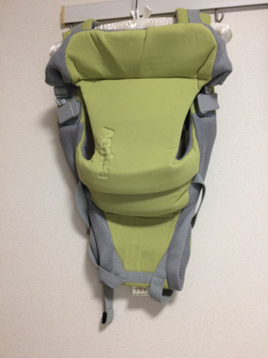 新生児から体重14 9kgまで だっこひも アップリカ 縦抱き 横抱き おんぶも 出産準備 とら 下井草のベビー用品 ベビーキャリア 抱っこひも の中古あげます 譲ります ジモティーで不用品の処分