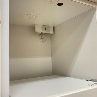 近隣送料無料☆キッチンボード 食器棚 ホワイト 鏡面仕上げ ガラス扉