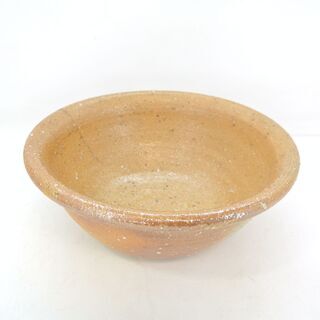 かわいい陶器のメダカ鉢