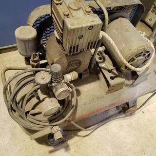 エアーコンプレッサー
200V