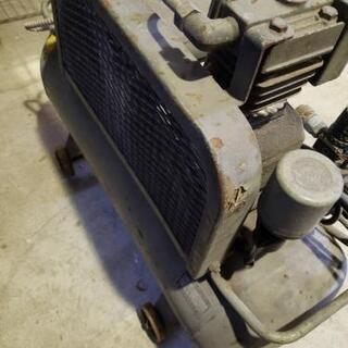 エアーコンプレッサー
200V