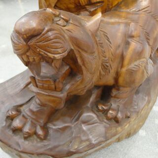 虎 の 木彫り 木彫りの虎 衝立:89㎝ モノ市場半田店【131】 