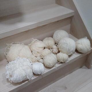 毛糸✨白色ホワイト系の毛糸いろいろいっぱい💙ハンドメイド編み物
...