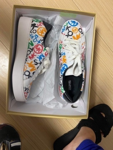 マイケルコースの靴が新しくなりました！固定価格