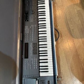 【ネット決済】Ｒｏｌａｎｄのシンセサイザー（ジャンク品）を譲ります。