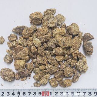 麦飯石　　粒度　20~50mm   20kg　中国天津製