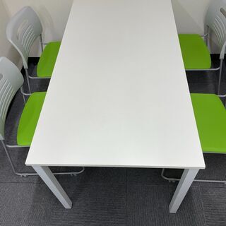 オフィス用　会議テーブルと椅子４脚のセットの画像