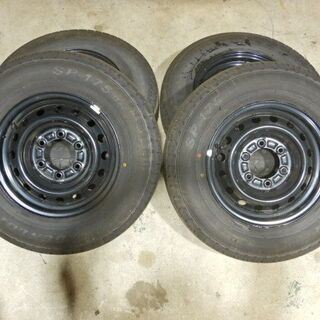 オンラインショップ ハイエースほぼ未使用室内保管195/80R15 タイヤ・ホイール
