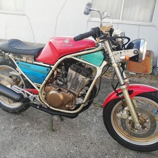 ヤマハ ヤマハのSRX250　カフェカスタム　細くて軽い車体です。51Y