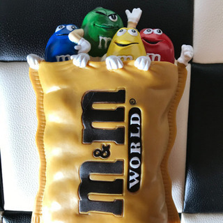 m&m  貯金箱