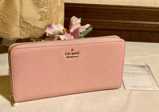 未使用、極美品　☆ KATE SPADE  ラウンドzip長財布　可愛い桜色❣️