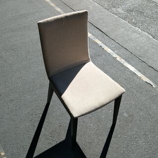 チェア（椅子）　ベージュ/布張り/木製