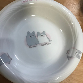 【ネット決済・配送可】猫　少し深い皿