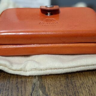 ペローニのコンパクトウォレット　イタリアのハンドメイド工房