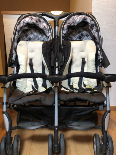 コンビ　横型双子ベビーカー