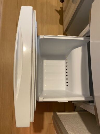 東芝冷蔵庫 GR-M15BS(W) ３年使用でキレイです。