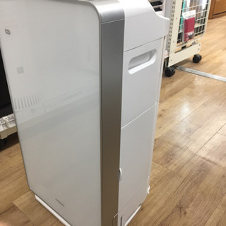 HITACHI（ヒタチ）の空気清浄機2016年製（EP-LVG90）です