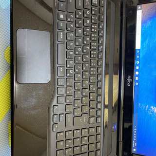 富士通　ノートパソコン LIFEBOOK AH42/J