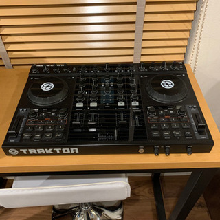 DJ Turntable Traktor Kontrol S4 ...