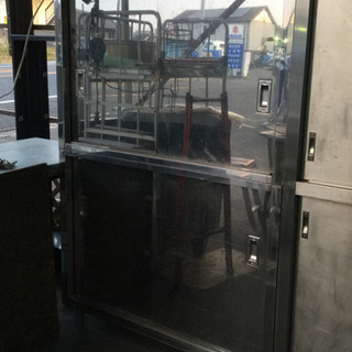 中古　収納庫　戸棚　食器棚　食器庫　　幅120　　奥行60　　高さ180　 （ｃｍ）　店舗　業務用　ステンレス製　保管庫　上下　２段　物置　にも