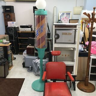 昭和レトロ散髪屋　サインポール　椅子　消毒ボックス！！！