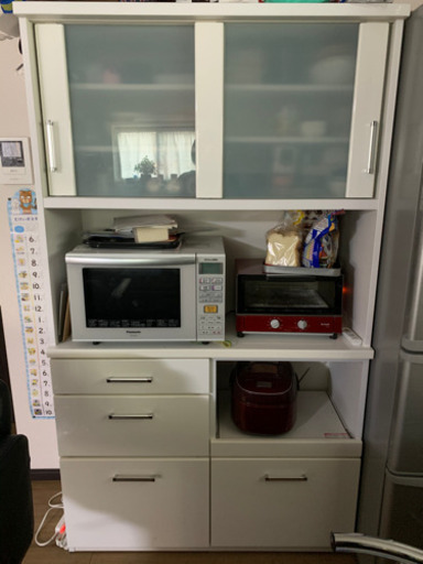 キッチンボード／食器棚