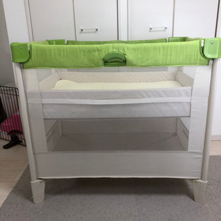 美品　アップリカ　ココネルエアー　ココネルエアープラス　説明書付き アップリカ ココネルエアープラスAB 正規品 ベビーベッド Aprica