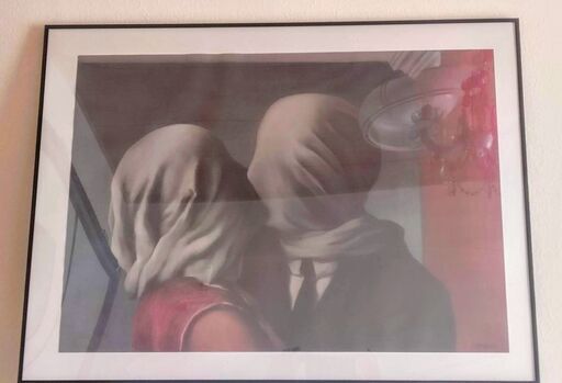 恋人たち ルネ マグリット プリントアルミ製フレーム ブラック ロター 菊川のインテリア雑貨 小物 置物 オブジェ の中古あげます 譲ります ジモティーで不用品の処分