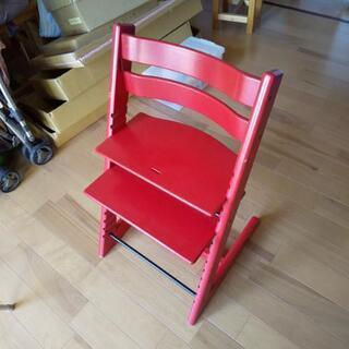 ストッケの椅子 赤 