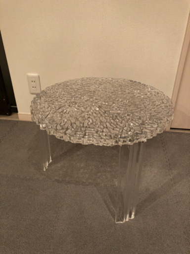 透明のテーブル　可愛いKartell（カルテル）ショップ