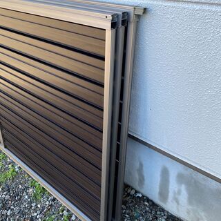 【メーカー直売】の商品をすべて 新日軽（リクシル）木目調フェンス 大阪府泉佐野市 美品 3枚 その他