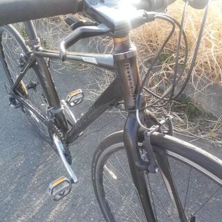 クロスバイク momentum モーメンタム iＮeed Z-5AIR 16段変速 ブラック 配送無料