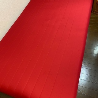 赤色　マットレスベッド
