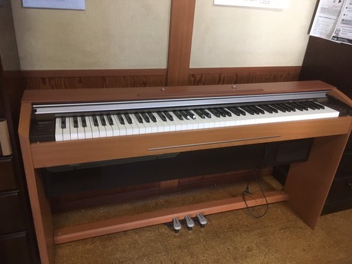 電子ピアノ　CASIO PX-800  中古　美品　　椅子、メトロノーム付き