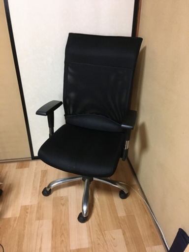 ノッキング付きワークチェア