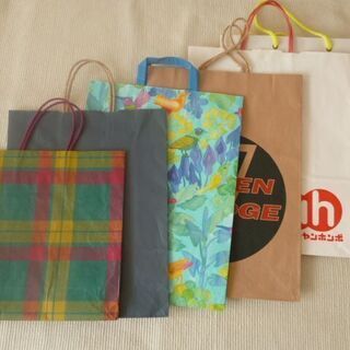 紙袋　１６枚、梱包材（プチプチ）　まとめて200円