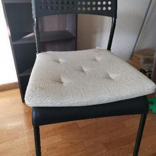 IKEA椅子2つ