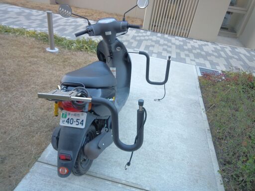 スクーターのサーフボードキャリア アタッチメント付き
