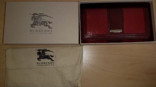 中古　BURBERRY　財布　レディース　擦れキズ使用感あり　箱とカバー付き
