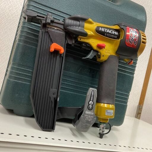 【中古】 HITACHI 日立 高圧フロアタッカー N5008HM 美品 ケース付