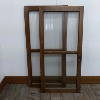 古い磨りガラス　昭和レトロ　古い建具　古い木枠の窓枠 2枚  ビ...