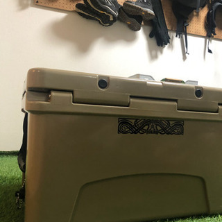 ノーザンクーラーボックス　タンカラー