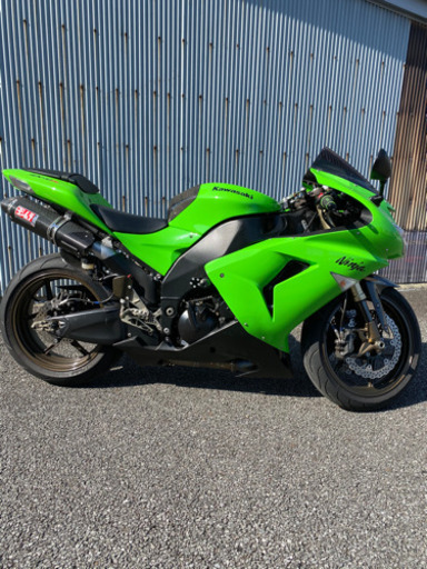 カワサキ ZX-10R【2007】 – 無駄をそぎ落とされた鋭いボディ 試乗