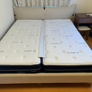 12万引き目玉商品！超超お得なニトリクイーンマットレス  フレームセット化粧台付