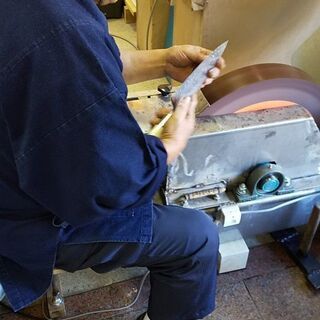 【少人数3月21日開催】堺の伝統工芸士に学ぶ包丁研ぎ体験 - 奈良市